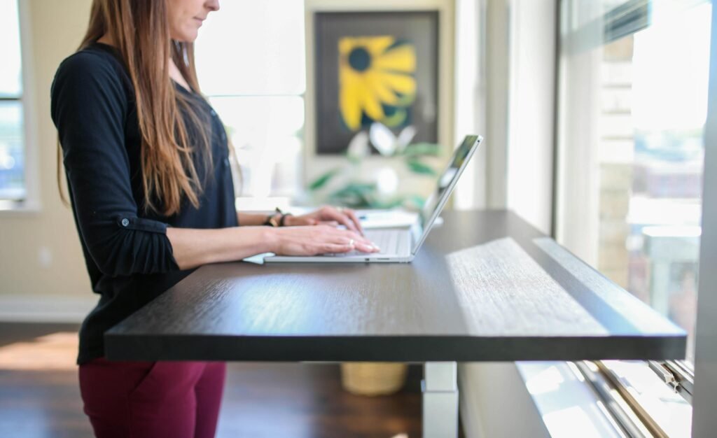 benefits of a standing desk